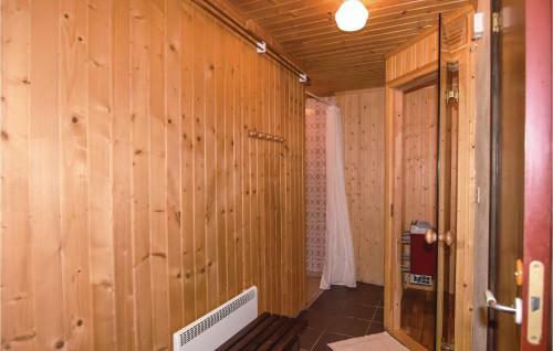 Three-bedroom Holiday Home In Mardaklev