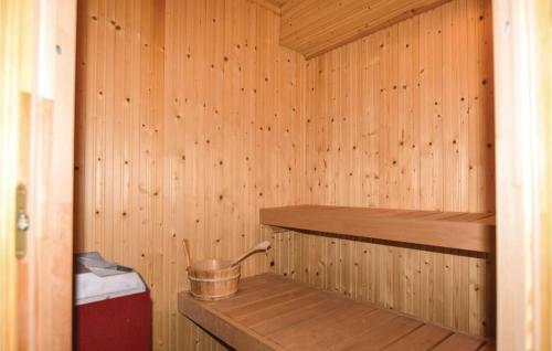 Three-bedroom Holiday Home In Mardaklev