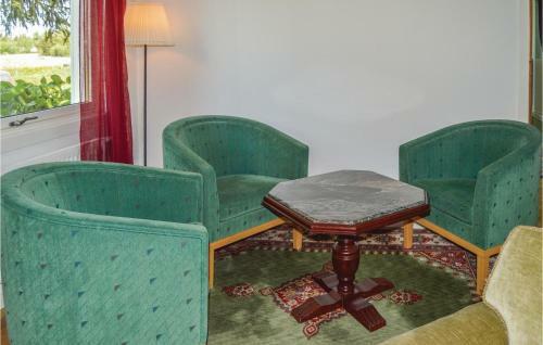 Three-bedroom Holiday Home In Farentunna