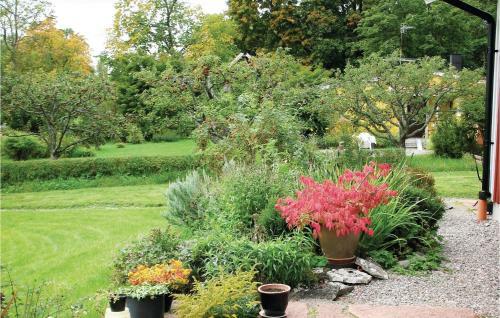 Three-bedroom Holiday Home In Molnbo