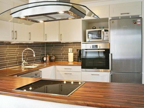 Two-bedroom Holiday Home In Sk�rhamn 1