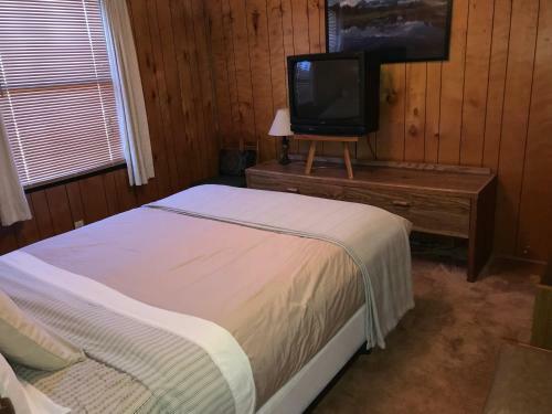 Motel White Eagle Inn & Family Lodge