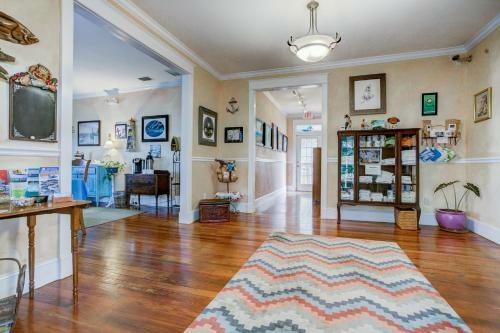 Longboard Inn Bed And Breakfast
