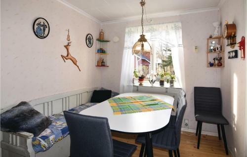 One-bedroom Holiday Home In Sjotorp