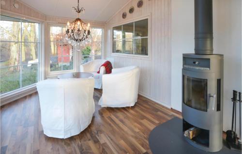 Three-bedroom Holiday Home In Tomelilla