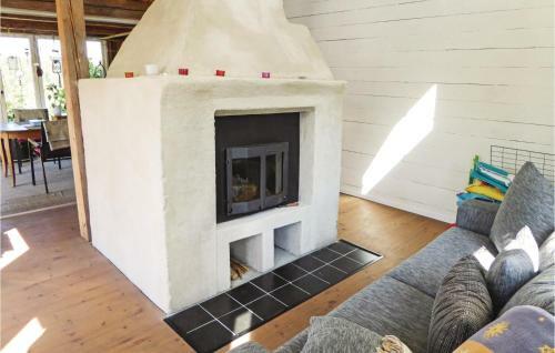 Three-bedroom Holiday Home In Vasterljung