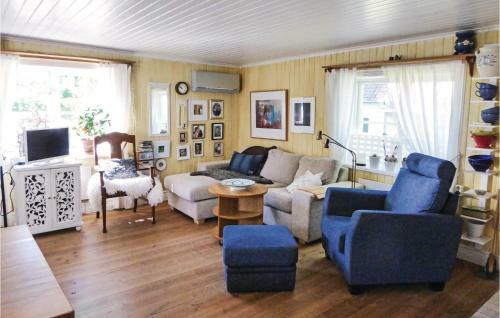 Three-bedroom Holiday Home In Vasterljung