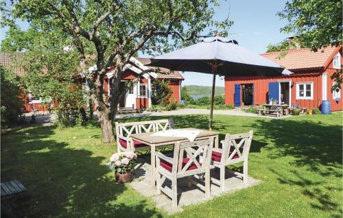 Three-bedroom Holiday Home In Vasterljung