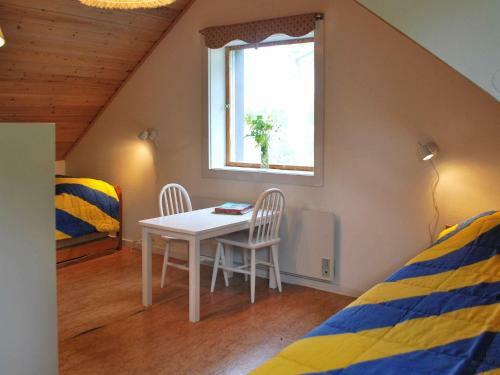 Two-bedroom Holiday Home In Nyn�shamn