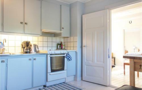 Three-bedroom Holiday Home In Borrby
