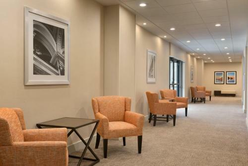 Brookfield Suites Hotel & Convention Center