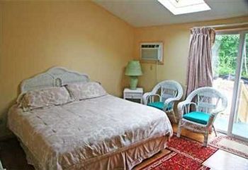 Motel Shorelands Guest Resort & Condominiums