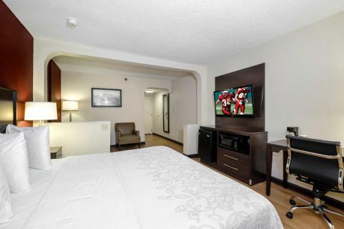 Hotel Red Roof Inn Plus+ & Suites Opelika