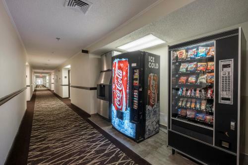 Hotel Red Roof Inn Plus+ & Suites Opelika