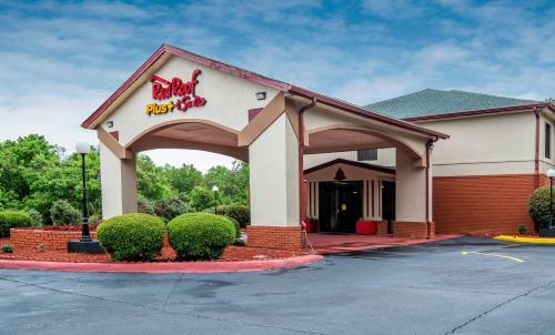 Hotel Red Roof Inn Plus+ & Suites Opelika