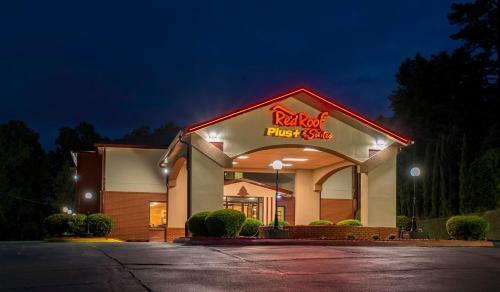 Hotel Red Roof Inn Plus+ & Suites Opelika