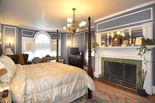 Edgewood Manor Inn Bed And Breakfast