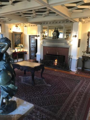 Edgewood Manor Inn Bed And Breakfast