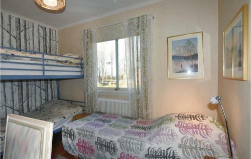 Three-bedroom Holiday Home In Hallekis