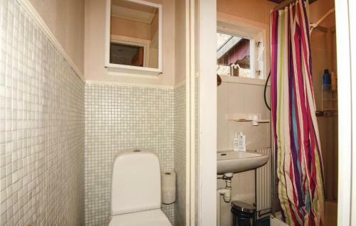 Three-bedroom Holiday Home In Hallekis