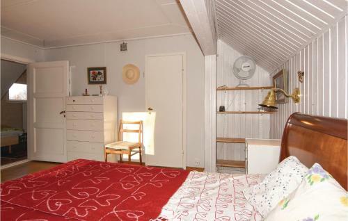 Three-bedroom Holiday Home In Hallekis