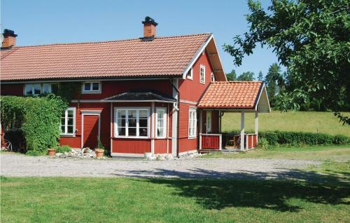 Two-bedroom Apartment In Malmkoping