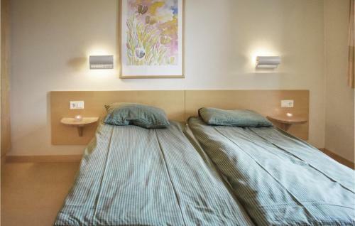 One-bedroom Holiday Home In Hok