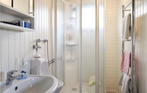 Three-bedroom Holiday Home In Torhamn