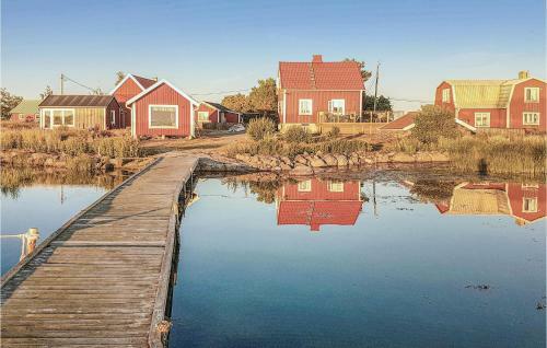 Three-bedroom Holiday Home In Torhamn