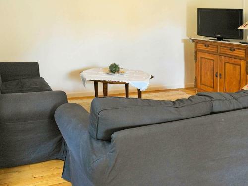 Two-bedroom Holiday Home In Svensh�gen