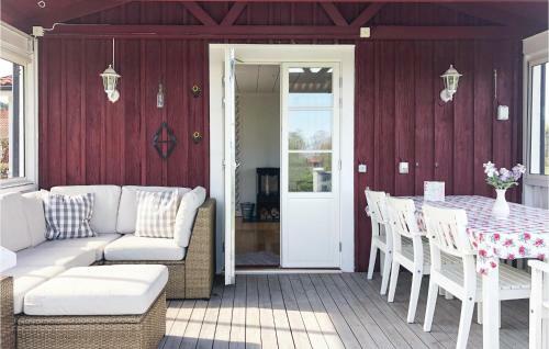 Three-bedroom Holiday Home In Odeshog