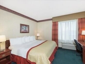 Hotel Baymont Inn And Suites Jonesboro