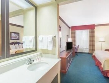 Hotel Baymont Inn And Suites Jonesboro
