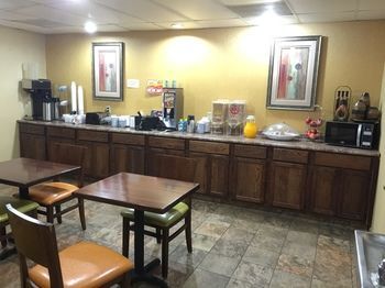 Hotel Fairview Inn And Suites