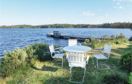 Three-bedroom Holiday Home In Borgstena