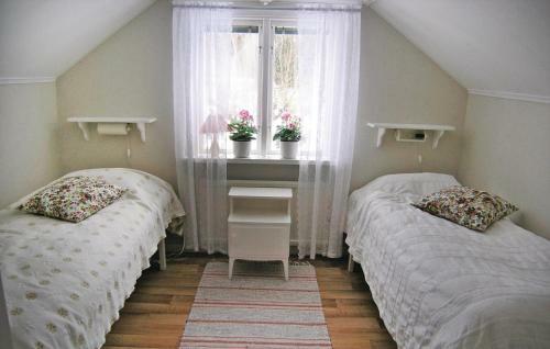 Two-bedroom Holiday Home Skeppshult 02
