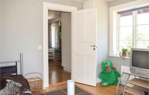 Three-bedroom Holiday Home In Korsberga