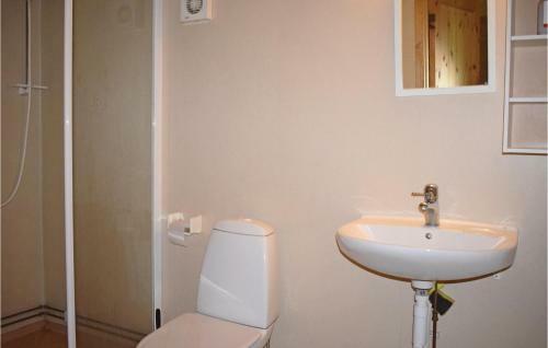 Two-bedroom Holiday Home In Fliseryd