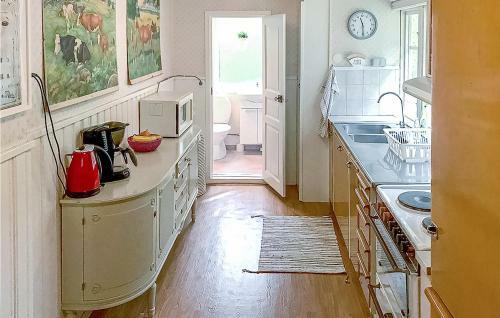 Three-bedroom Holiday Home In Hultsfred