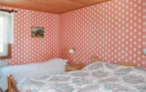 Two-bedroom Holiday Home In Lenhovda