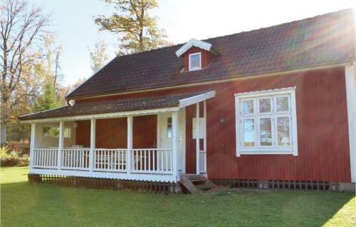 Three-bedroom Holiday Home In Varnamo
