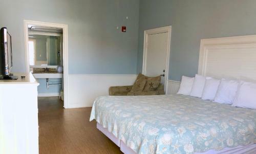 Apartamentos Sea And Breeze Hotel And Condo