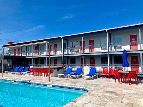 Apartamentos Sea And Breeze Hotel And Condo