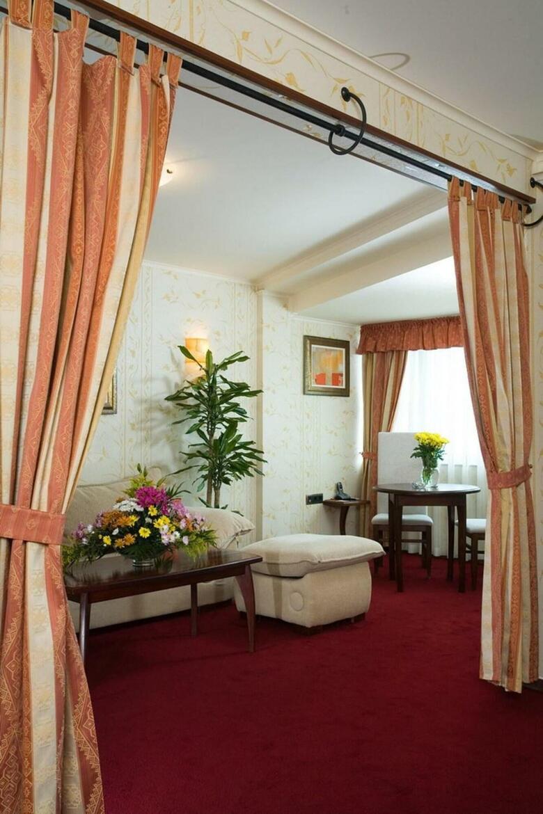 Hotel Capitol