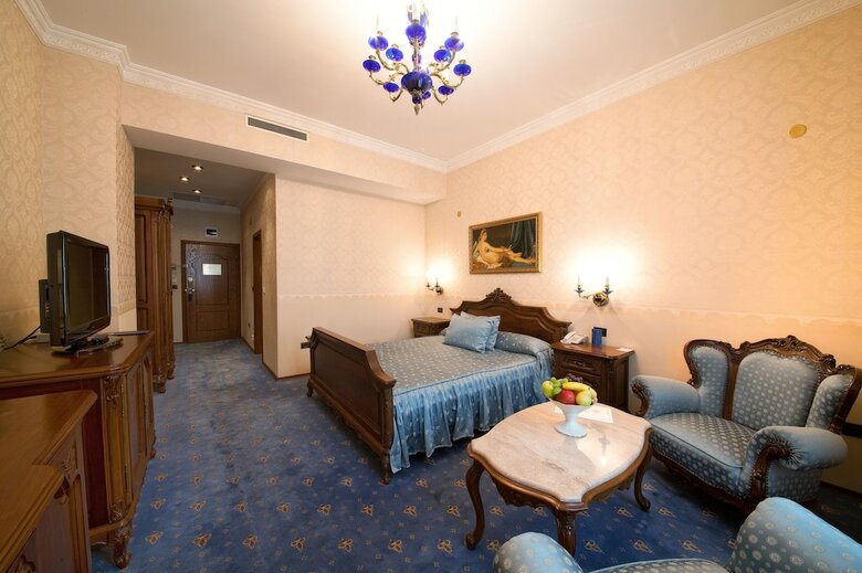 Grand Hotel London