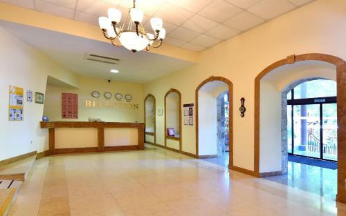 Hotel Estreya Palace