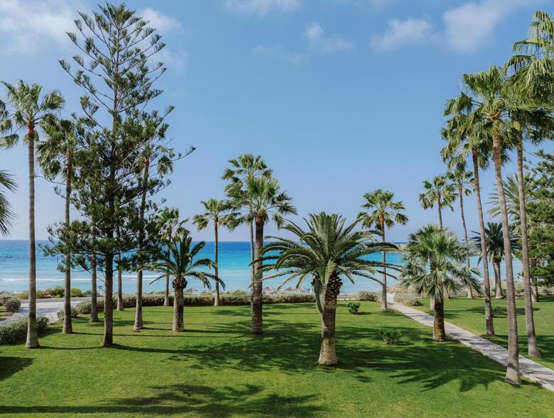 Hotel Nissi Beach