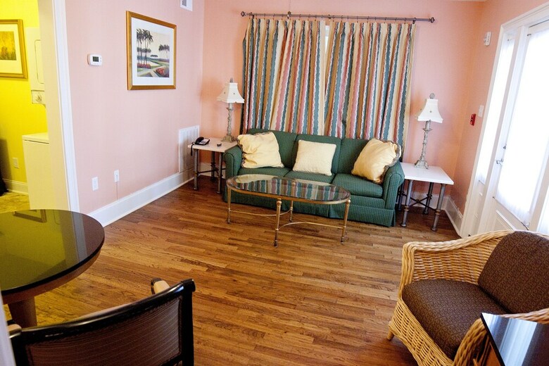 Hotel Desoto Beach Gardens