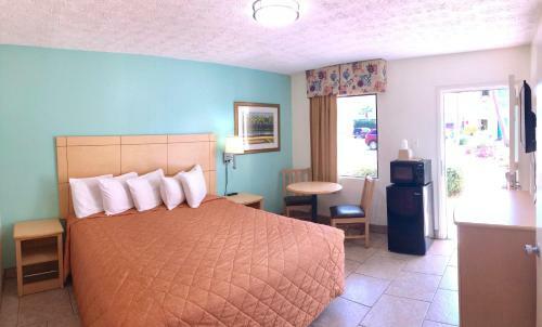 Motel Dunes Inn & Suites - Tybee Island
