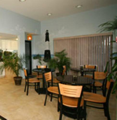 Motel Dunes Inn & Suites - Tybee Island
